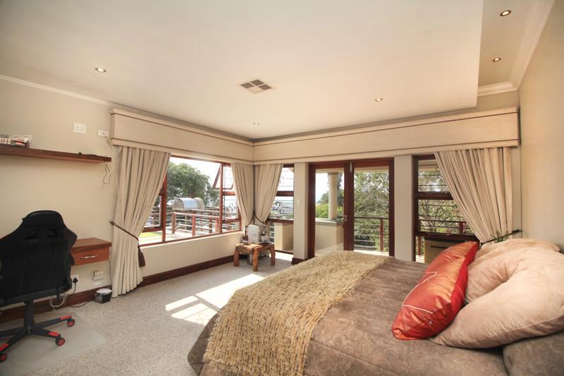 5 Bedroom Property for Sale in Linkside Western Cape